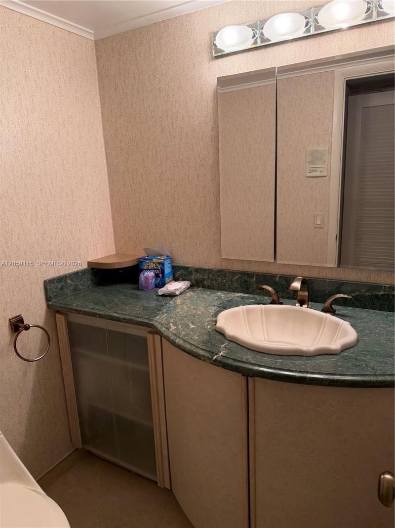 612 NE 25th Ave, Unit 51, Hallandale Beach, FL 33009 Photo