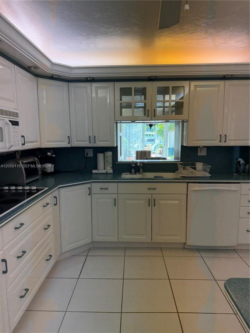612 NE 25th Ave, Unit 51, Hallandale Beach, FL 33009 Photo