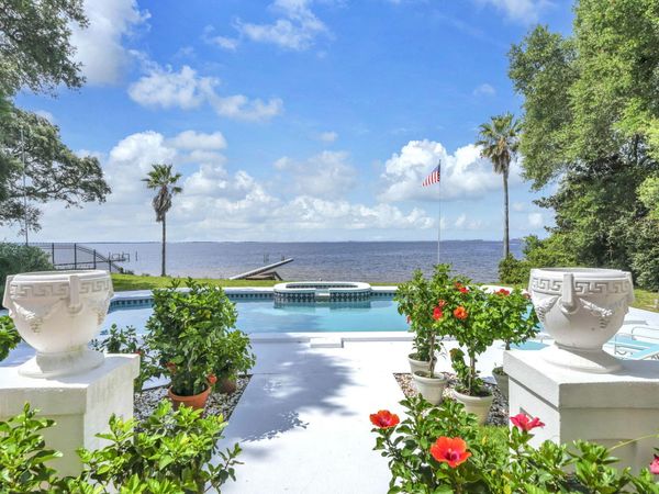 93 Meigs Drive, Shalimar, FL 32579