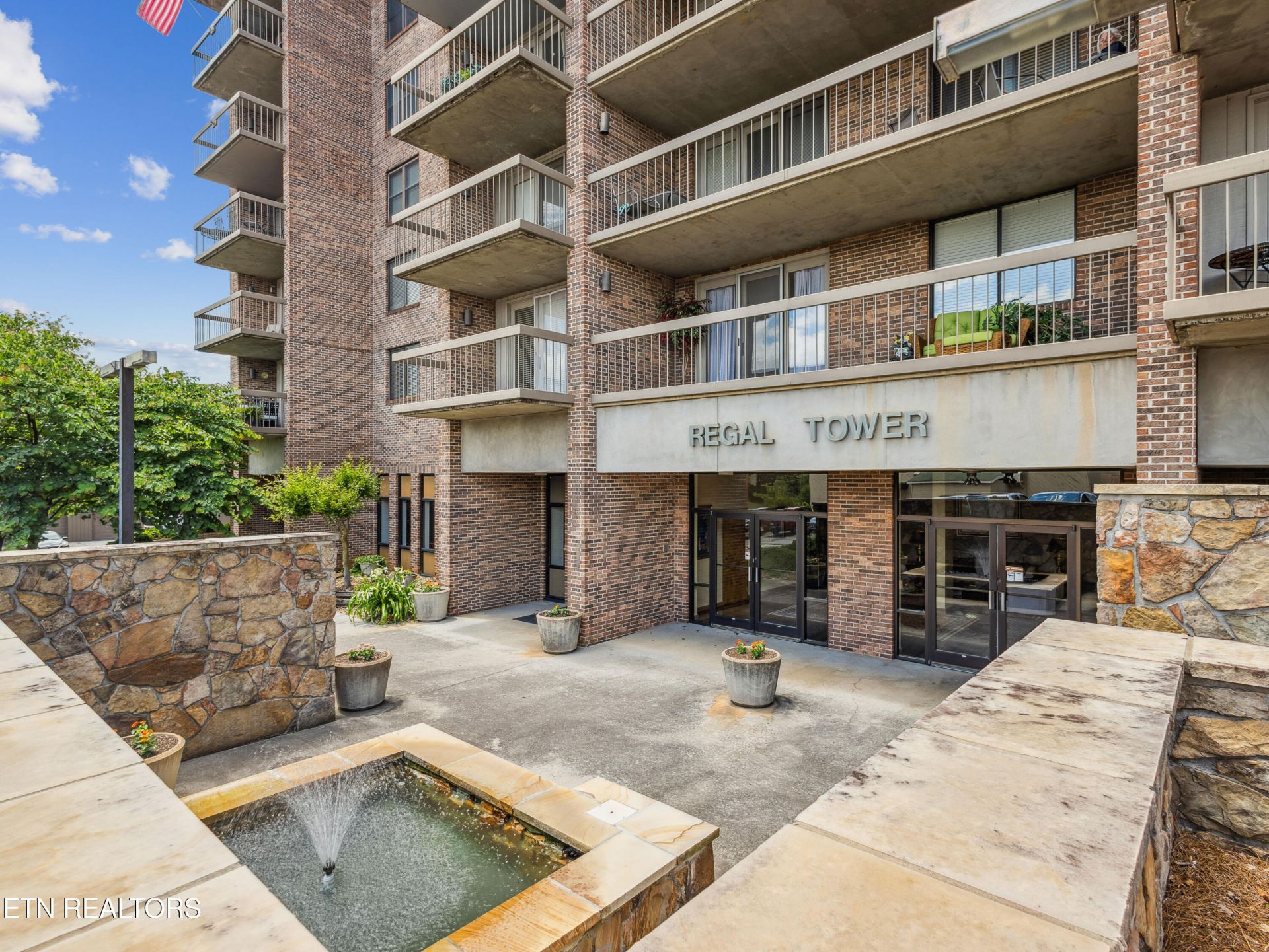 203 Regal Tower, Maryville, TN 37804 Main Photo