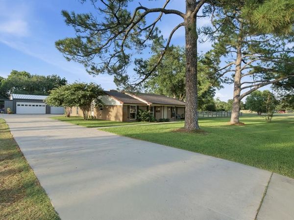 110 Brumley Road, Krugerville, TX 76227