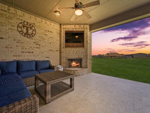 135 Stanford Lane, Springtown, TX 76082