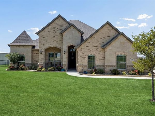 135 Stanford Lane, Springtown, TX 76082