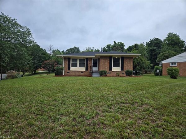 2116 Larkspur Drive , Greensboro, NC 27405