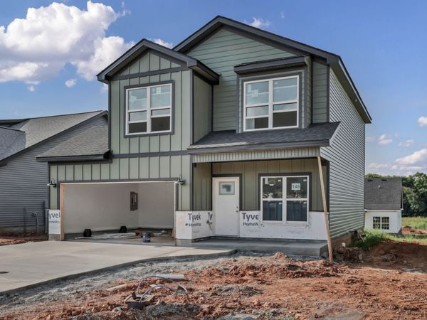 2712 Brewster Dr , Clarksville, TN 37042