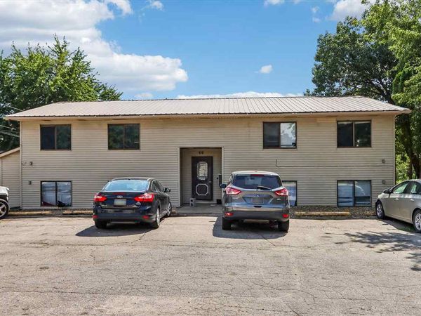 66 Northwood Drive, Hiawatha, IA 52233