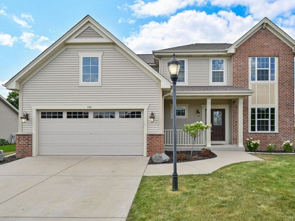 732 Still Pond Dr, Waterford, WI 53185