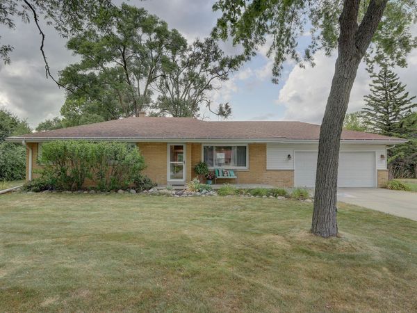 15728 W Robin Rd, New Berlin, WI 53151