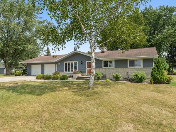 414 N 6th St, Reedsville, WI 54230
