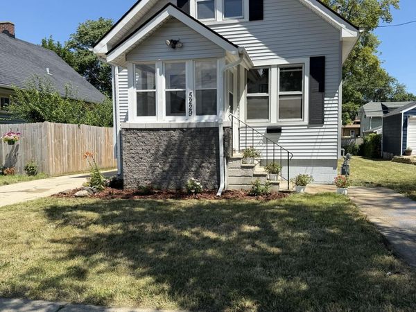 5229 33rd Ave, Kenosha, WI 53144