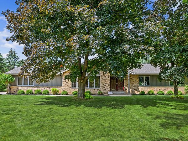 17850 St James Rd, Brookfield, WI 53045