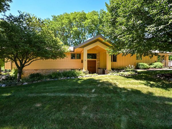 5792 Finch Ln, Greendale, WI 53129
