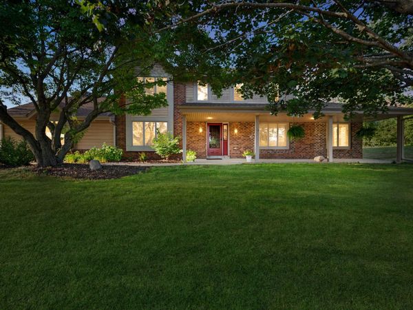 S67W23715 Fernwood Ct, Vernon, WI 53189