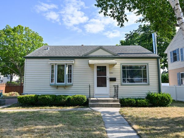 5401 W Ohio Ave, Milwaukee, WI 53219