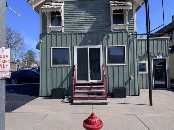 120 N Main St, Dousman, WI 53118