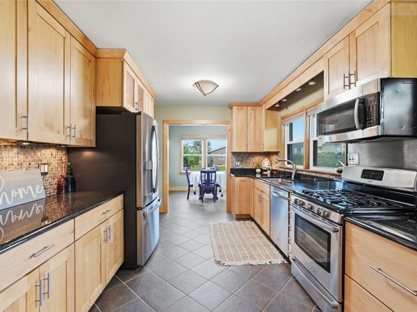 227 21st Avenue SW, Cedar Rapids, IA 52404
