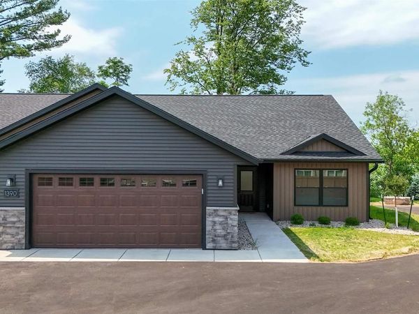 1390 PARK DRIVE, Unit 106, Schofield, WI 54476
