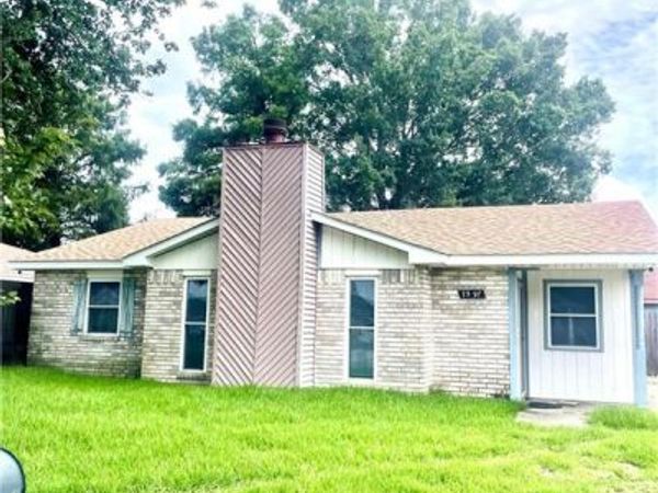 7597 VINCENT Road , New Orleans, LA 70128