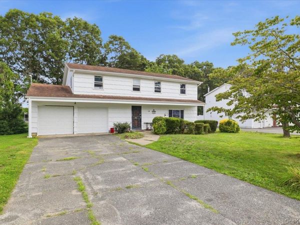 38 Appel Drive E, Shirley, NY 11967