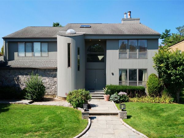12 Princeton Drive , Syosset, NY 11791