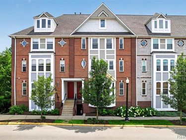 223 N Michigan Avenue, Howell, Mi 48843