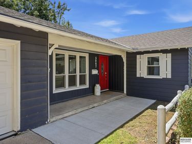 5067 S 130th Circle, Omaha, NE 68137