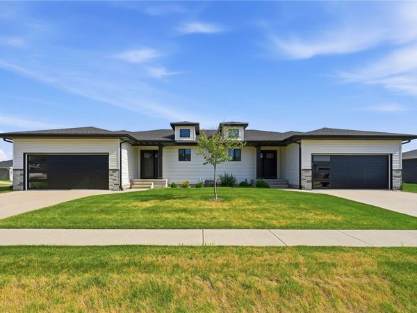 3009 Sherwood Drive , Marion, IA 52302