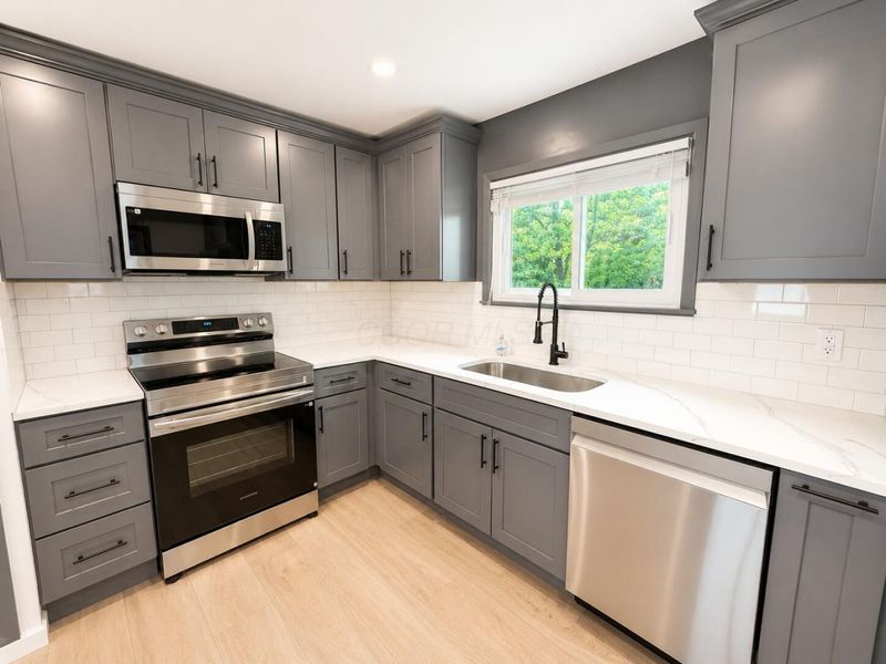 1656 Staffordshire Road , Columbus, OH 43229 Photo 7