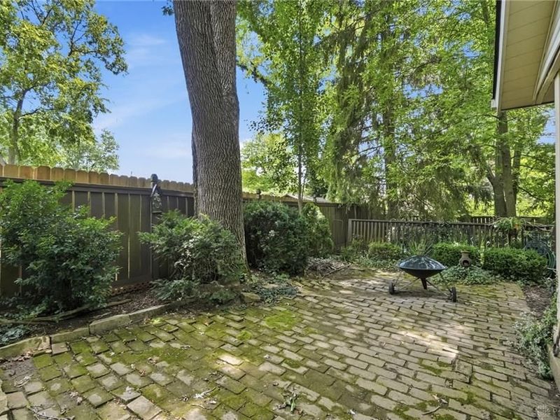 2236 Berrycreek Drive, Kettering, OH 45440 Photo 34