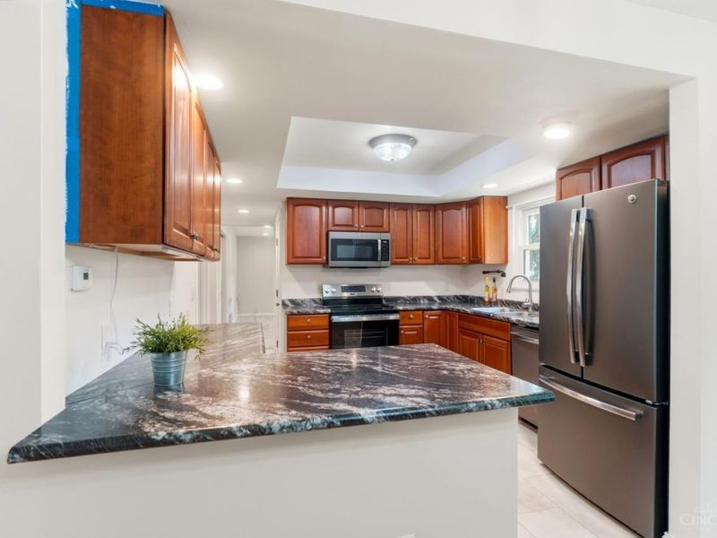9062 Fontainebleau Terrace, Springfield Twp., OH 45231 Photo 11