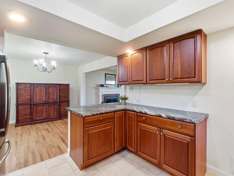 9062 Fontainebleau Terrace, Springfield Twp., OH 45231 Photo 15