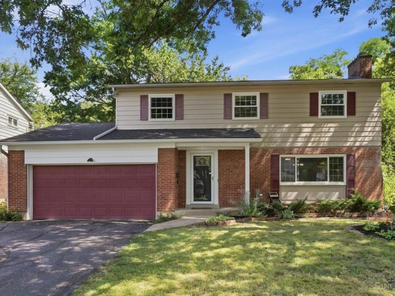 9062 Fontainebleau Terrace, Springfield Twp., OH 45231 Photo 2