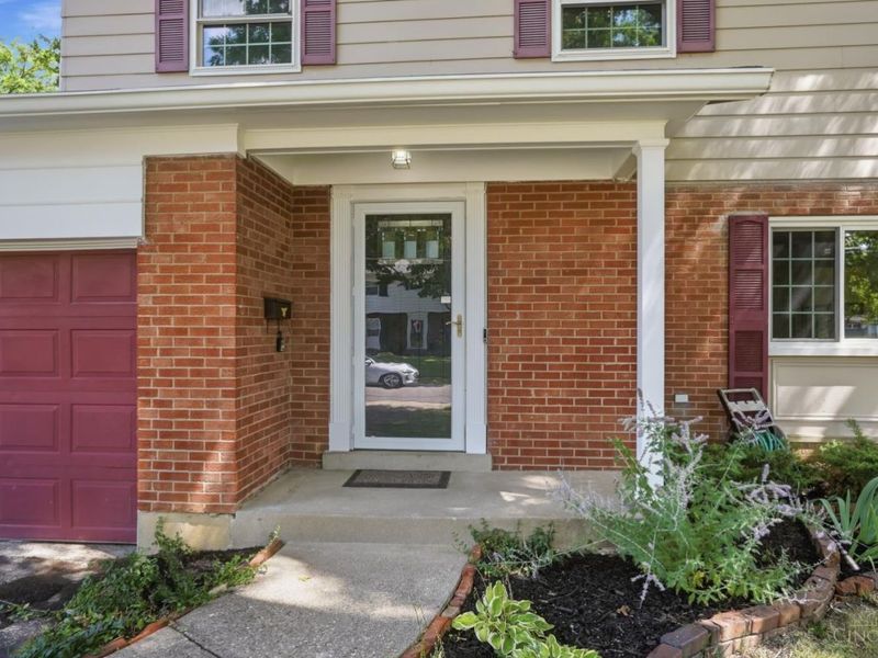 9062 Fontainebleau Terrace, Springfield Twp., OH 45231 Photo 3