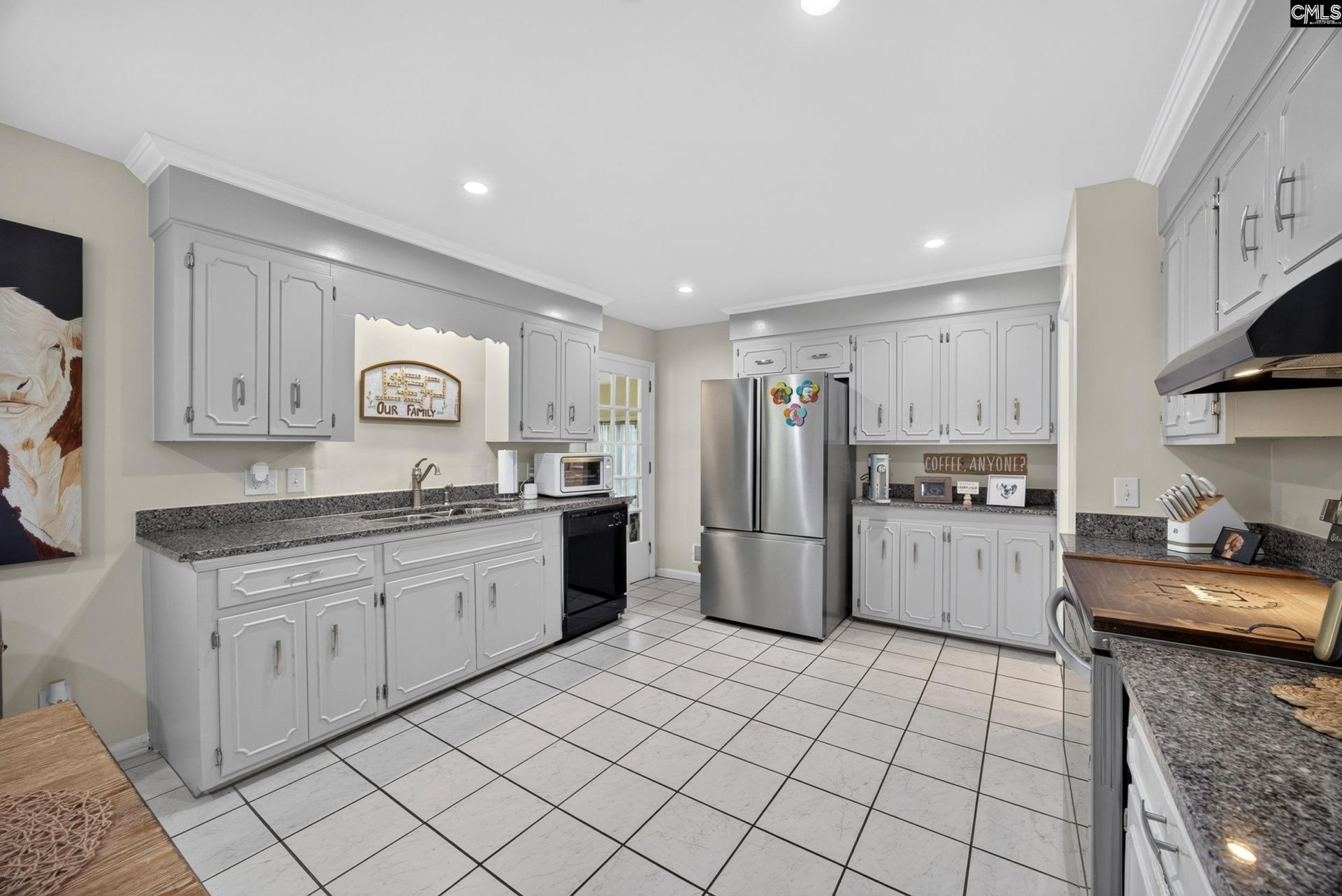 300 Calcutta Drive  Photo 10