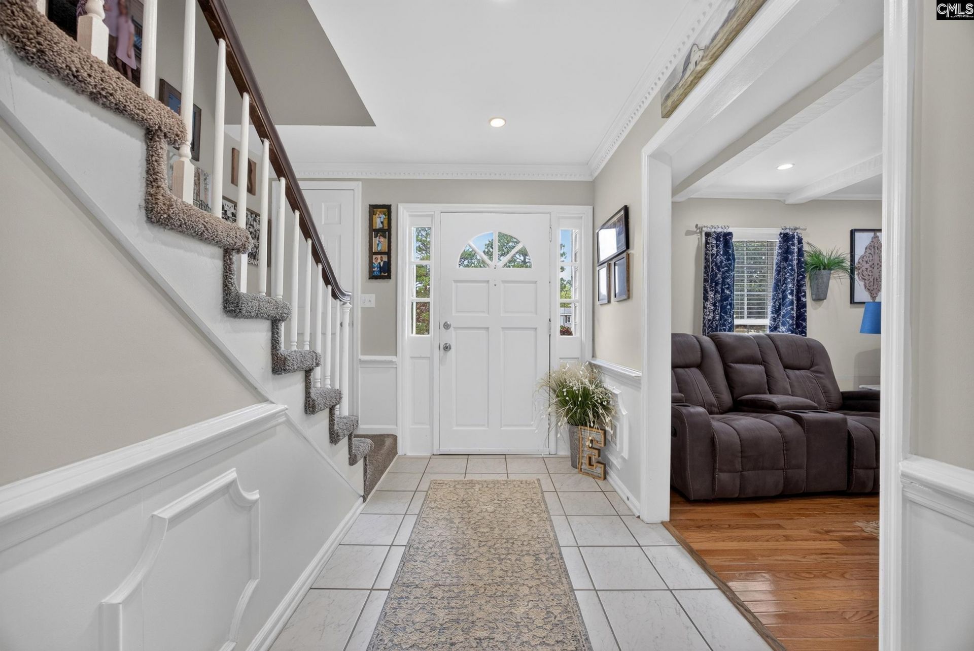 300 Calcutta Drive  Photo 4