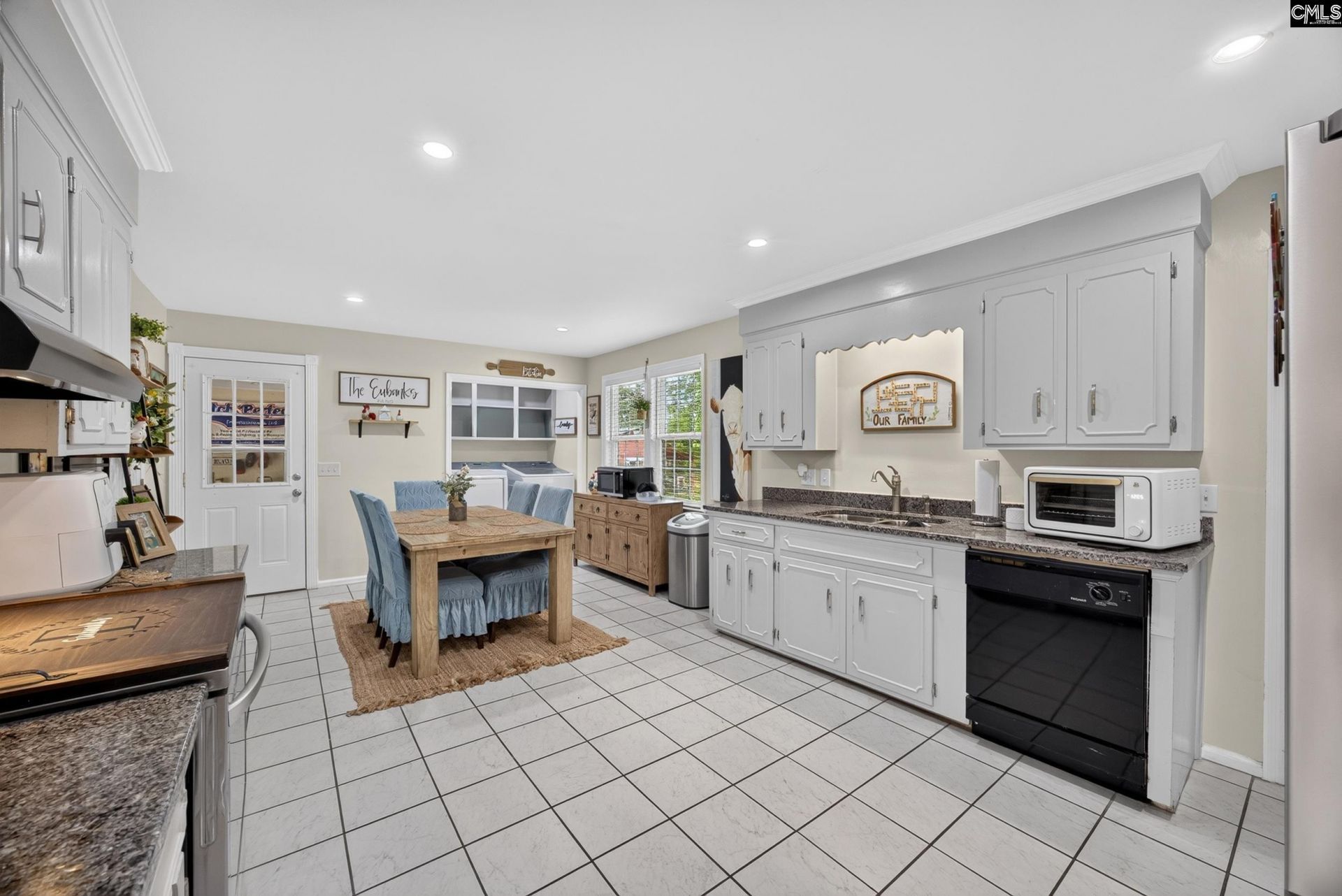 300 Calcutta Drive  Photo 7