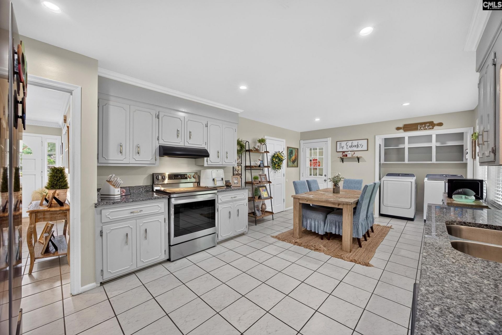 300 Calcutta Drive  Photo 8