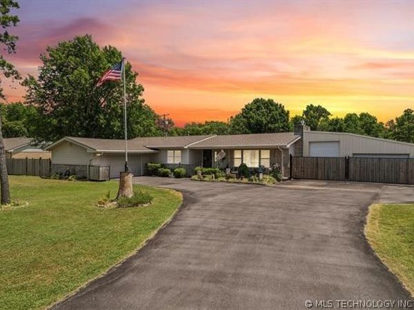 8244 E 37th Street , Tulsa, OK 74145