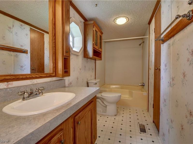 5338 Angela Drive NW, Unit 25, Beach City, OH 44608 Photo 14