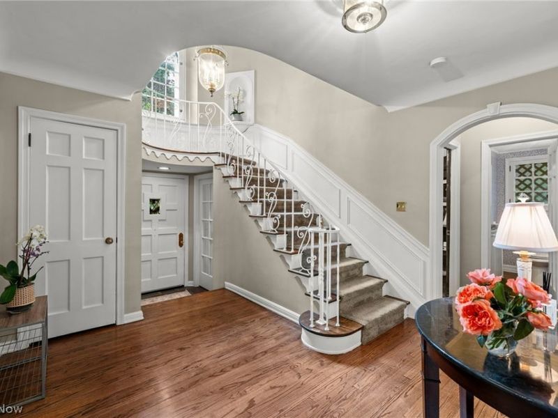 2686 Cranlyn Road, Shaker Heights, OH 44122 Photo 2
