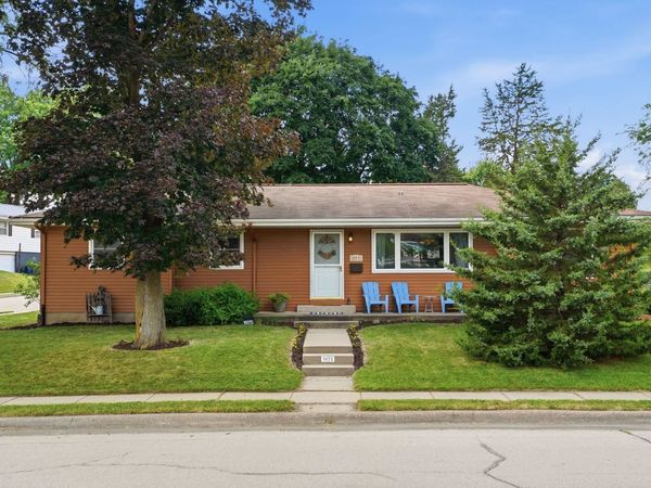 1975 Avalon Road, Dubuque, IA 52001