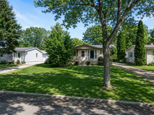 1108 S 10th Avenue , St. Charles, IL 60174