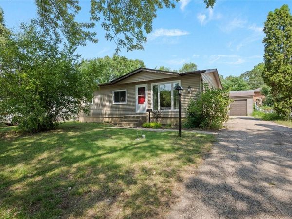 1108 S 10th Avenue, St. Charles, IL 60174