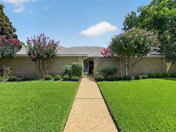 8833 Kenton Drive, Dallas, TX 75231