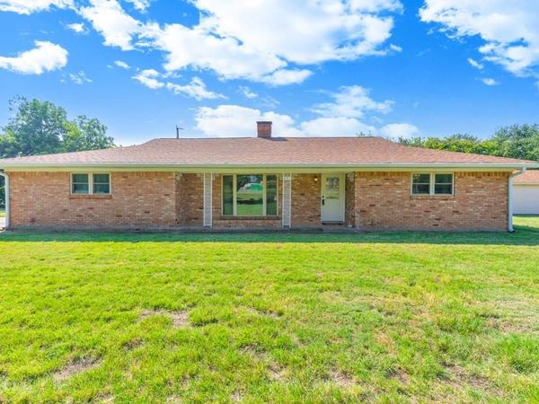 401 S Beverly Street, Crowley, TX 76036