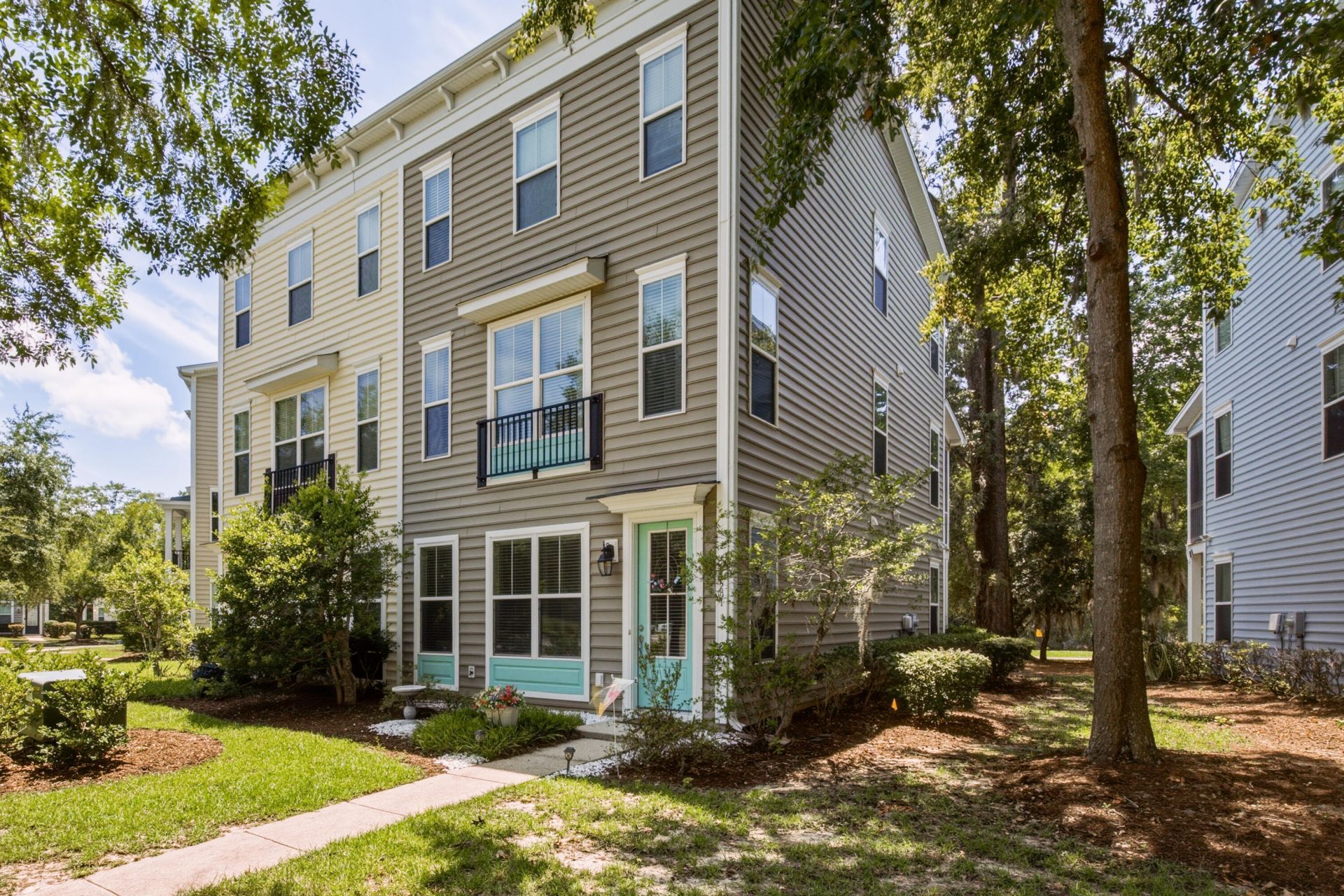 1581 Bluewater Way Photo 1