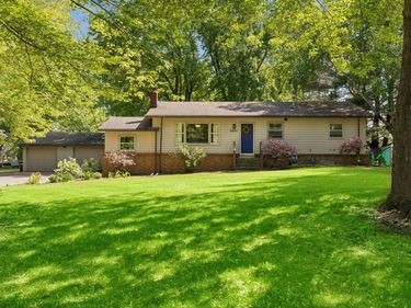 9883 Brookview Road, Woodbury, MN 55125