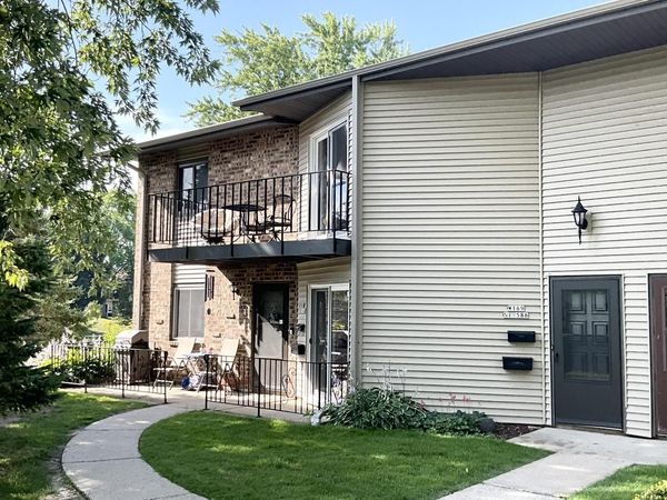 W169N11586 Biscayne DRIVE, Unit 13, Germantown, WI 53022