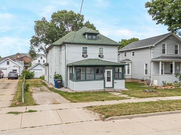246 W 12TH AVENUE, Oshkosh, WI 54902