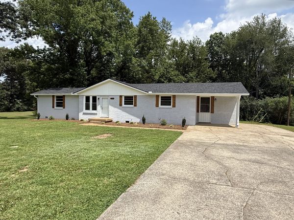 2825 Lylewood Rd, Woodlawn, TN 37191